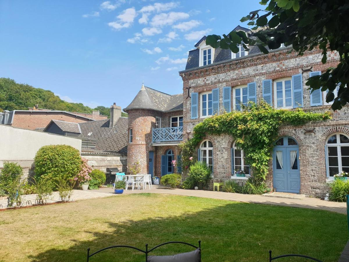 Les Volets Bleus De Les Roses Holiday home