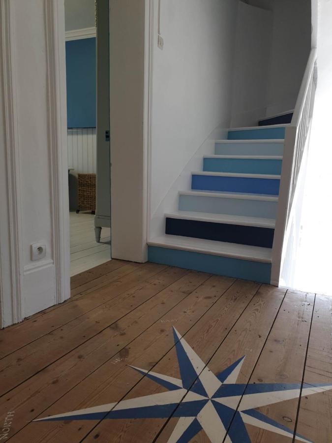 Les Volets Bleus De Les Roses Holiday home *
