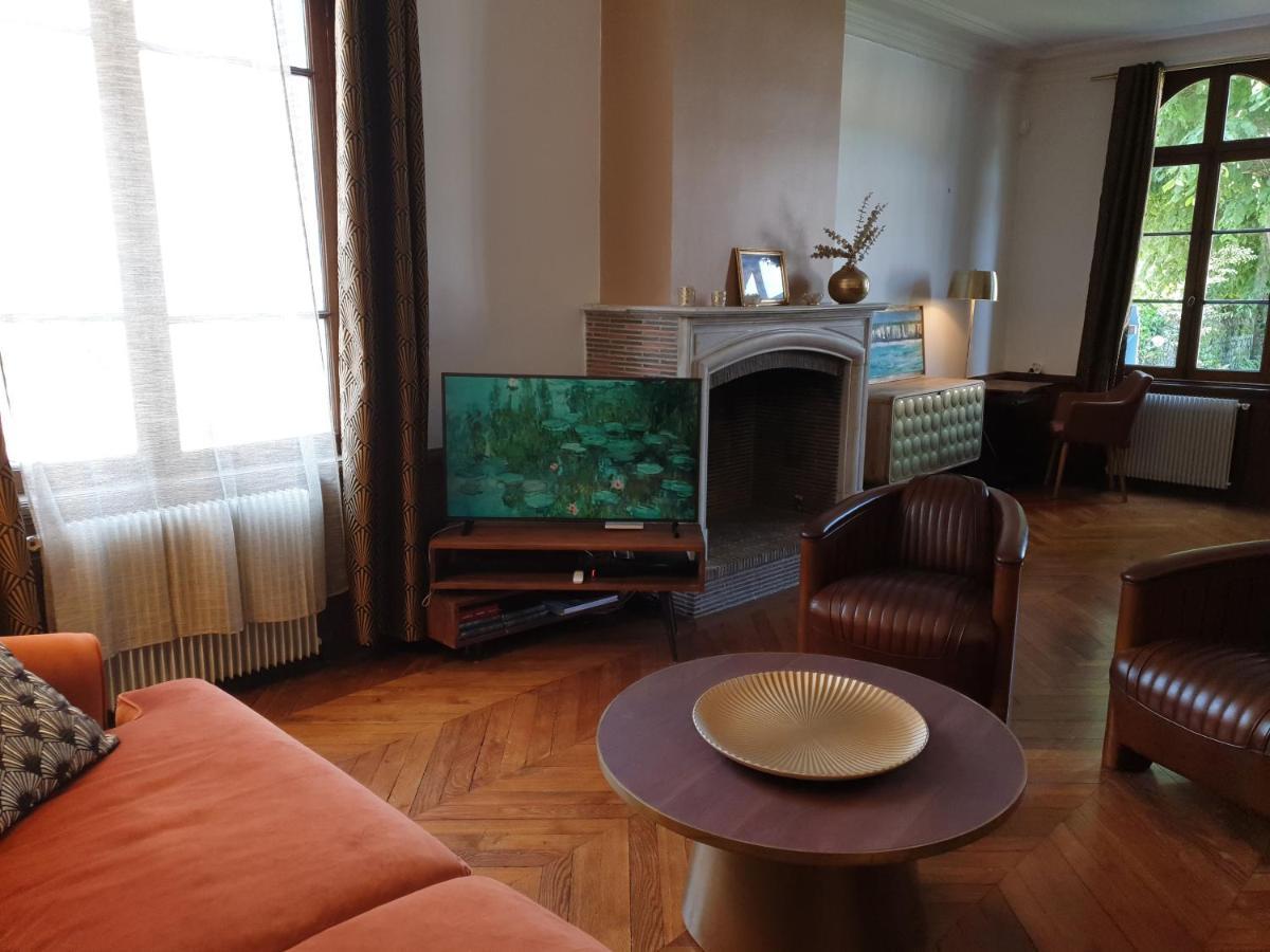 Les Volets Bleus De Les Roses Ferienhaus *